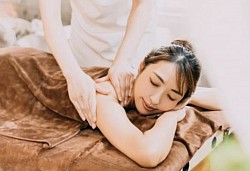 アロママッサージ