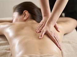 リンパマッサージ